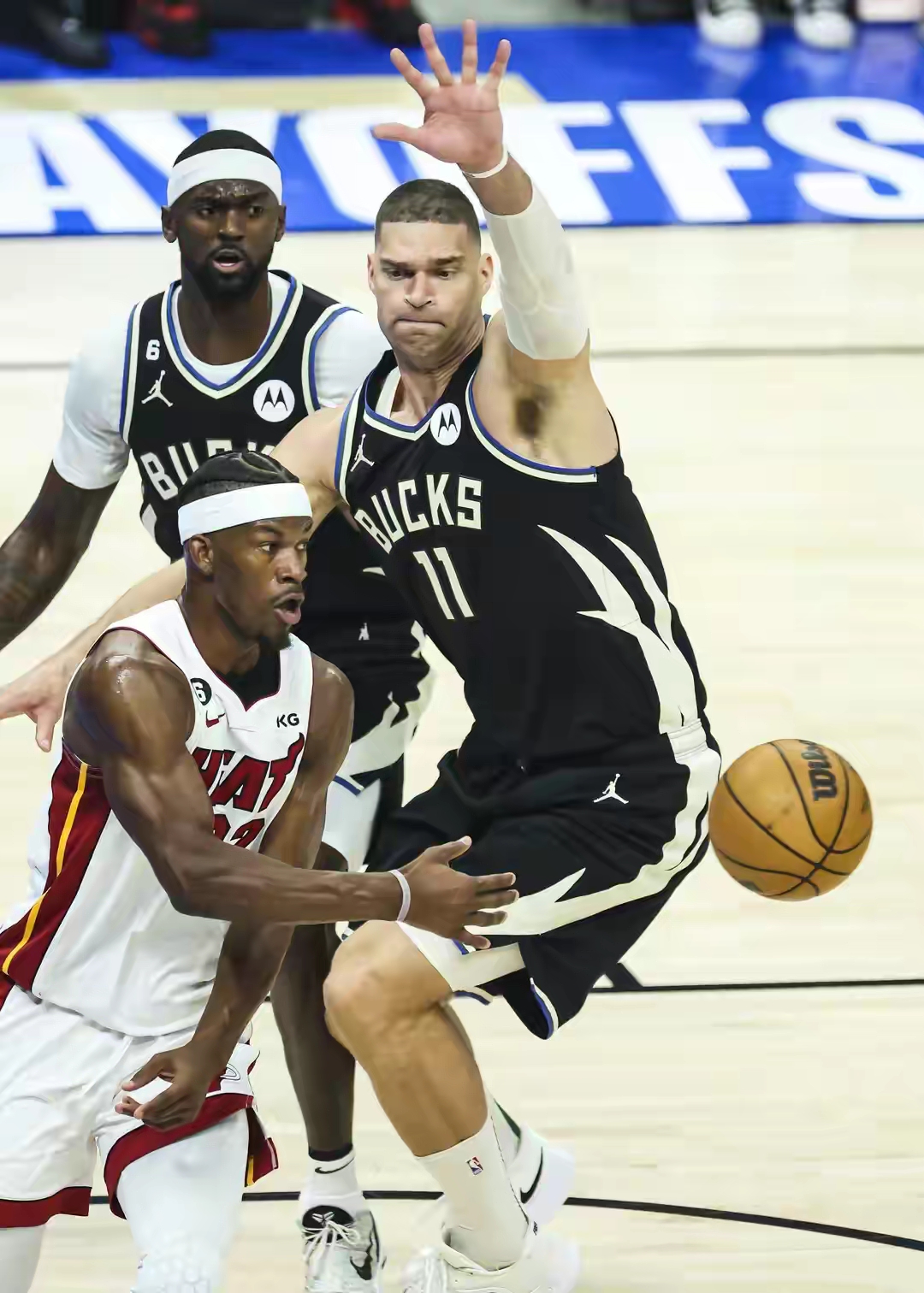 乐动体育-包含Ming连续十五场比赛得分超过突破纪录，雄鹿挑战极限！的词条