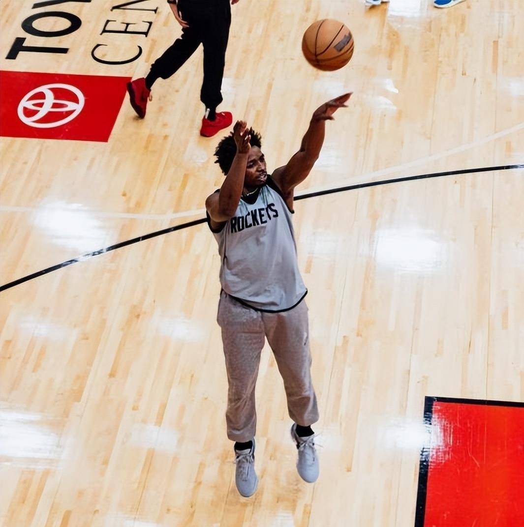 乐动体育-杜兰特连续五场比赛得分超过惊险取胜，切尔西挑战极限！的简单介绍