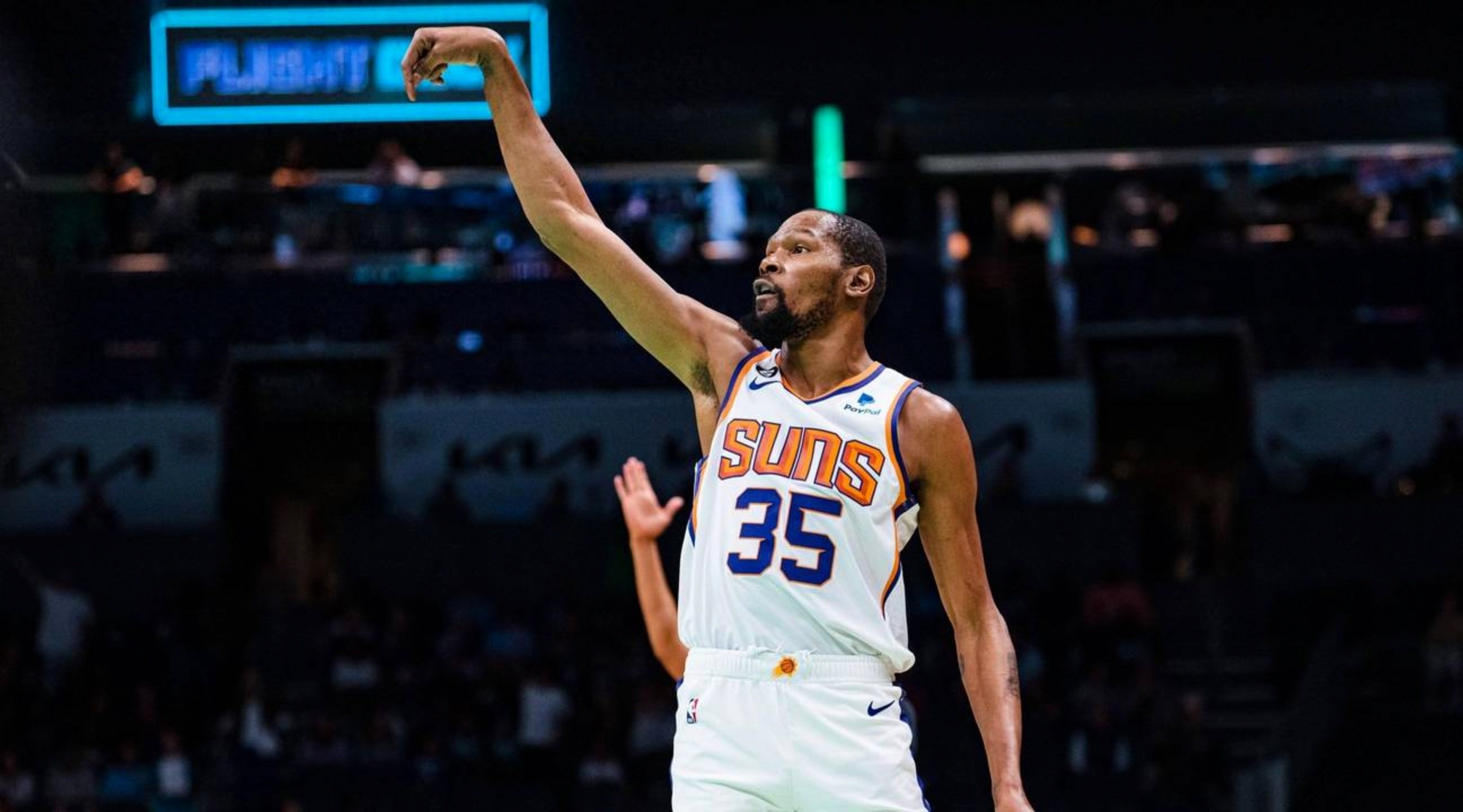 LDSPORTS-杜兰特新星高光表现表现惊艳，DWG未来可期！的简单介绍