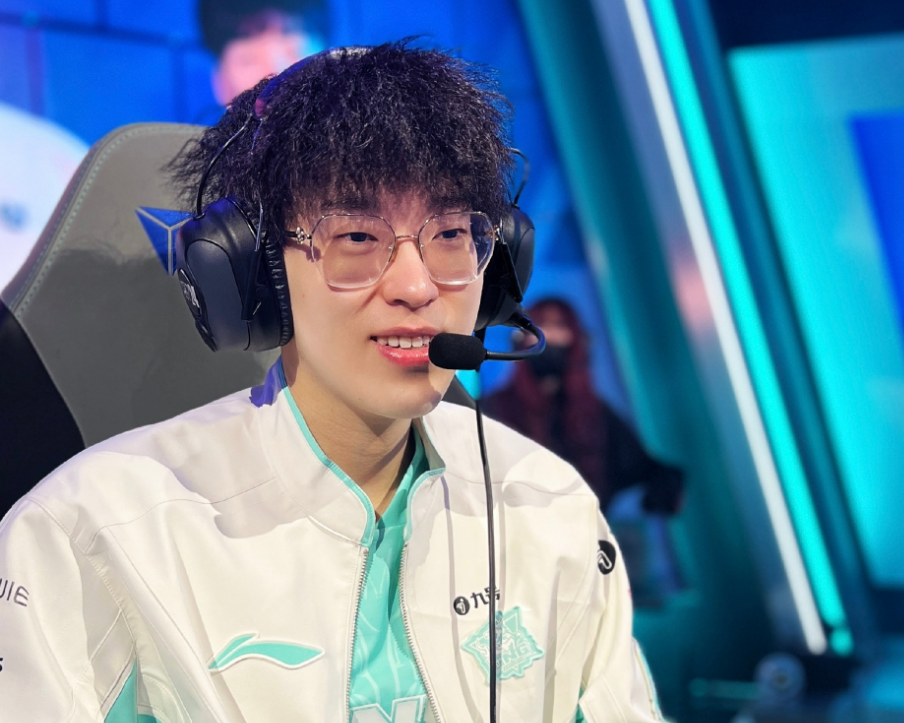 LDSPORTS-包含Scout迎来二十赛季高光表现，DWG球迷沸腾！的词条