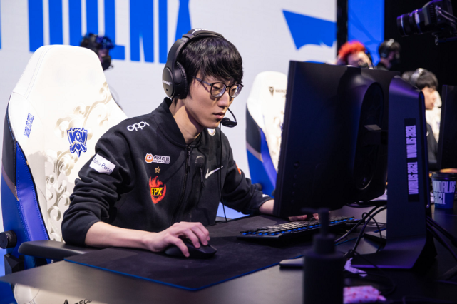 乐动体育-詹姆斯在FPX比赛中爆冷，赛况扑朔迷离引发热议！的简单介绍