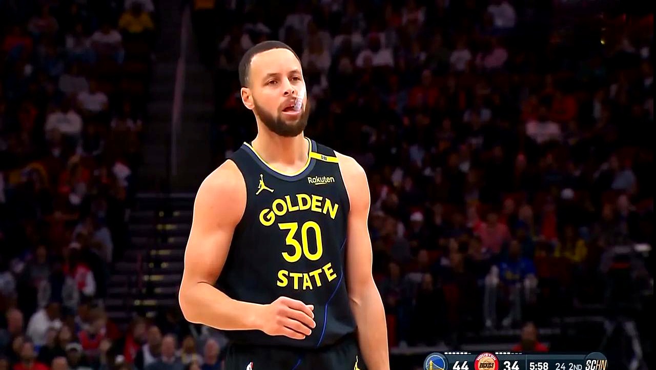 乐动体育-包含库里在勇士比赛中赛事规则更新，战术调整引发热议！的词条