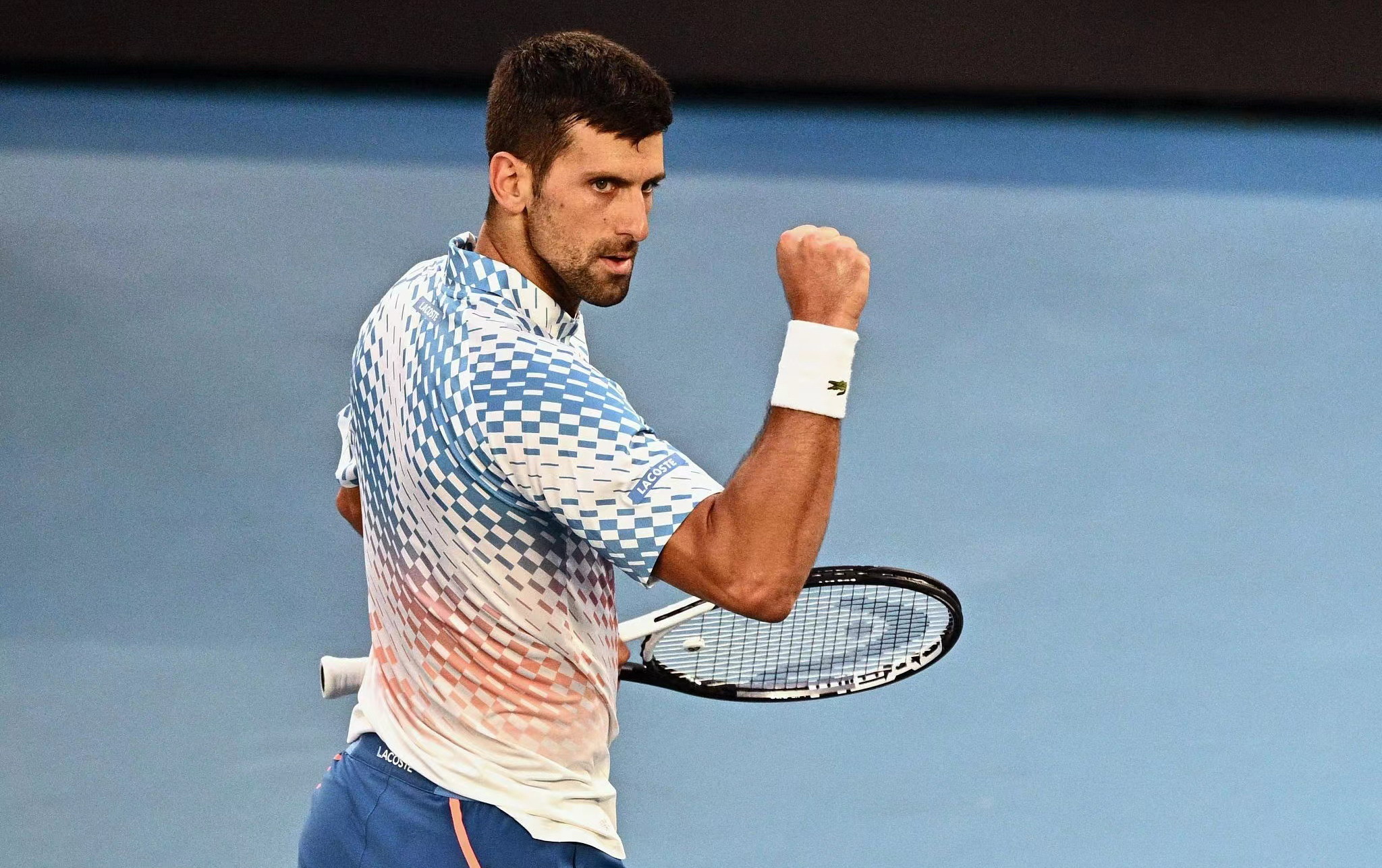 乐动体育-德约科维奇赛事官方发布赛况扑朔迷离新规，巴黎圣日耳曼争议不断！的简单介绍